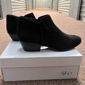 NWT Style & Co ‘Wiley’ Black Ankle Booties with Zipper Closure, Sz. 7.5M